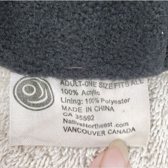 Native Origins Fleece Lined Ribbed Knit Black and Green Cap With Fish Design OS - Picture 4 of 4